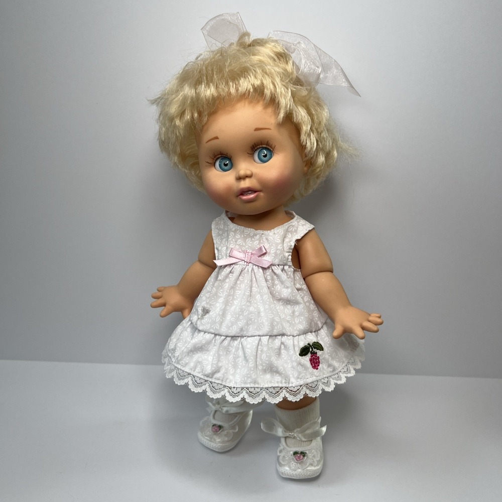 Vintage 1990 Galoob Baby Face Cynthia #7 Blue Eyes White Floral Dress‎
